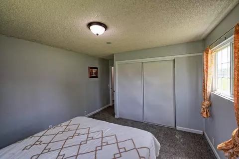Bedroom - 1471 3rd St, Anderson, CA 96007 photo 7 of 7