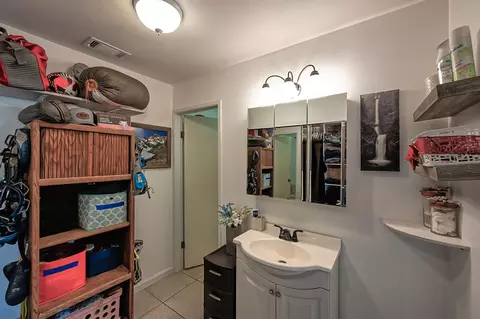 Bath - 1471 3rd St, Anderson, CA 96007 photo 3 of 5