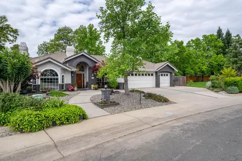5362 Indianwood Dr, Redding, CA 96001