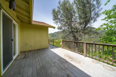 Exterior - 22057 Loop Dr, Redding, CA 96003 photo 8 of 13