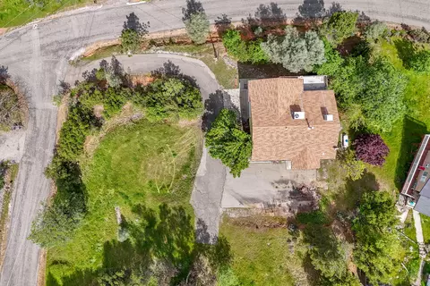 Exterior - 22057 Loop Dr, Redding, CA 96003 photo 13 of 13