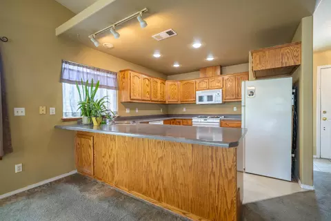 Kitchen - 22057 Loop Dr, Redding, CA 96003 photo 5 of 5