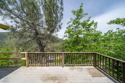 Exterior - 22057 Loop Dr, Redding, CA 96003 photo 9 of 13