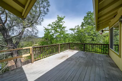 Exterior - 22057 Loop Dr, Redding, CA 96003 photo 10 of 13