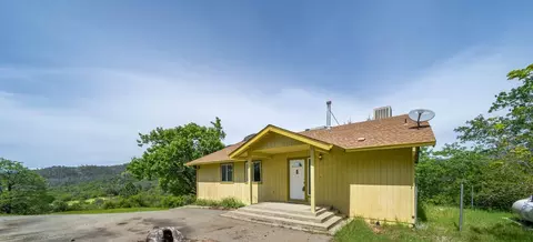 Exterior - 22057 Loop Dr, Redding, CA 96003 photo 3 of 13