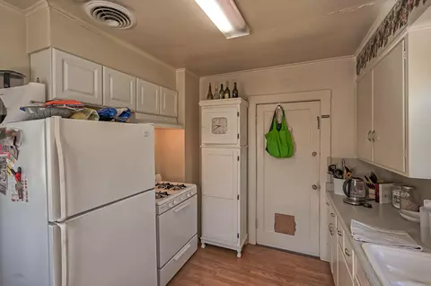 Kitchen - 620 Orchard Estates Dr, Redding, CA 96001 photo 4 of 4