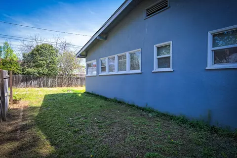 Exterior - 620 Orchard Estates Dr, Redding, CA 96001 photo 8 of 12