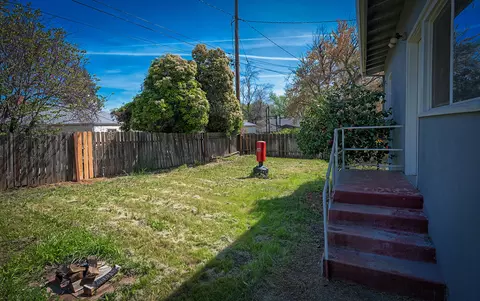 Exterior - 620 Orchard Estates Dr, Redding, CA 96001 photo 5 of 12