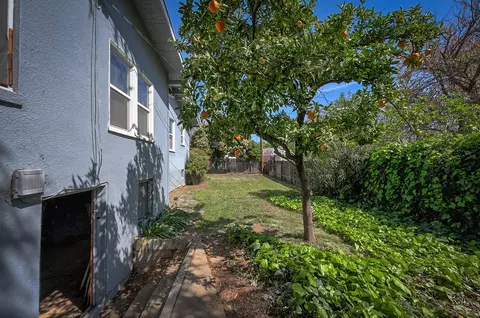 Exterior - 620 Orchard Estates Dr, Redding, CA 96001 photo 12 of 12