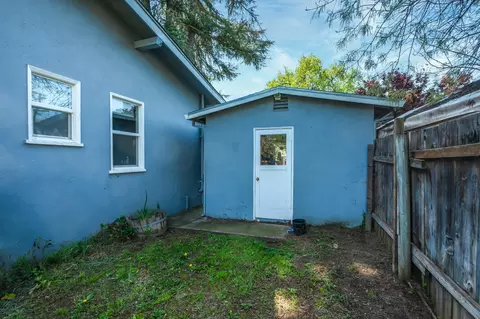 Exterior - 620 Orchard Estates Dr, Redding, CA 96001 photo 10 of 12