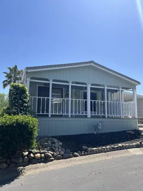 1117 Big Bear Ln, Redding, CA 96003