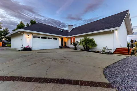 8454 Crown Way, Redding, CA 96001