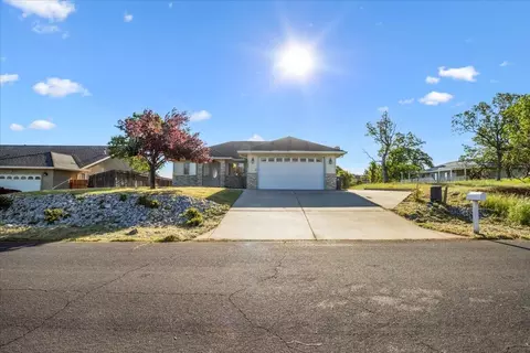 19880 Cottonwood Dr, Cottonwood, CA 96022