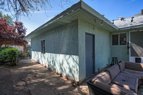 Exterior - 630 Orchard Estates Dr, Redding, CA 96001 photo 4 of 10