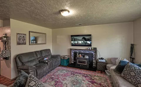 Living - 630 Orchard Estates Dr, Redding, CA 96001 photo 1 of 4