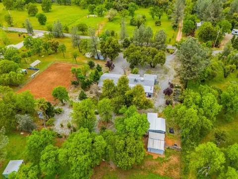 View/Area - 21087 Hackett Ln, Redding, CA 96003 photo 9 of 12