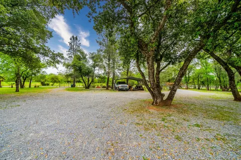 View/Area - 21087 Hackett Ln, Redding, CA 96003 photo 7 of 12