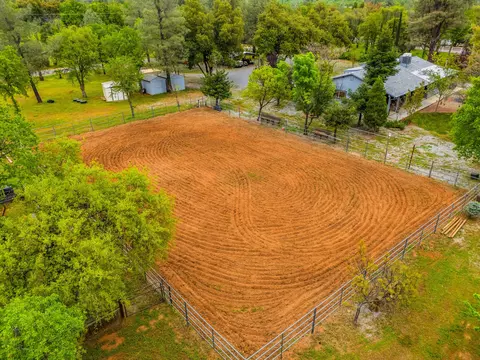 View/Area - 21087 Hackett Ln, Redding, CA 96003 photo 2 of 12