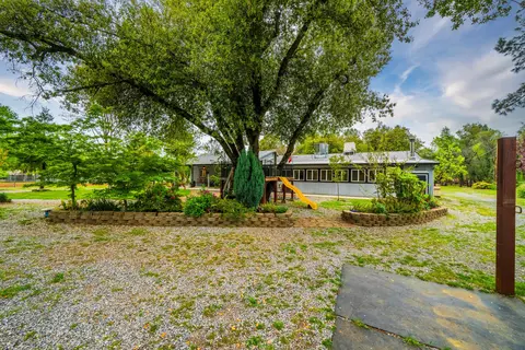 Exterior - 21087 Hackett Ln, Redding, CA 96003 photo 16 of 24