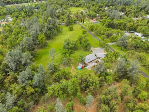 View/Area - 13935 Daniels Ln, Redding, CA 96003 photo 17 of 27