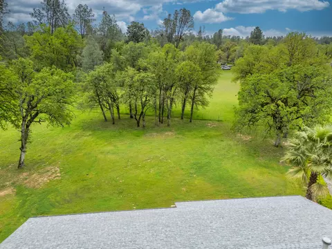 View/Area - 13935 Daniels Ln, Redding, CA 96003 photo 13 of 27