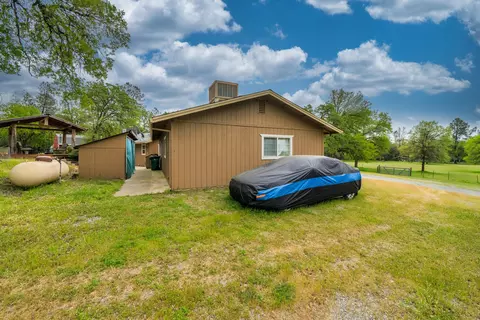 Exterior - 13935 Daniels Ln, Redding, CA 96003 photo 33 of 48