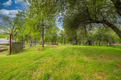 View/Area - 13935 Daniels Ln, Redding, CA 96003 photo 4 of 27