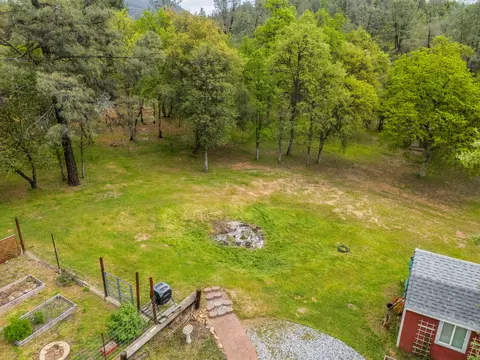 View/Area - 13935 Daniels Ln, Redding, CA 96003 photo 12 of 27