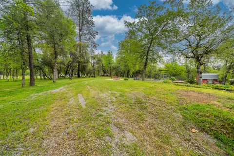 View/Area - 13935 Daniels Ln, Redding, CA 96003 photo 6 of 27