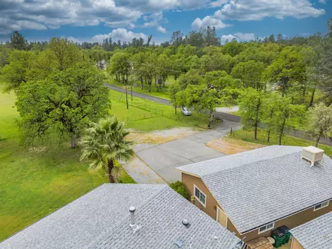 View/Area - 13935 Daniels Ln, Redding, CA 96003 photo 14 of 27