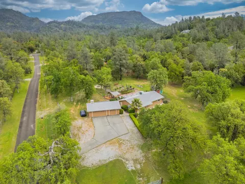 View/Area - 13935 Daniels Ln, Redding, CA 96003 photo 9 of 27