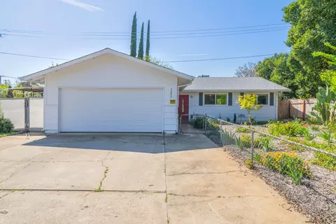 3886 Alta Mesa Dr, Redding, CA 96002