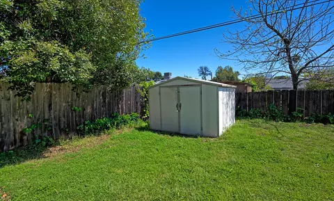 Exterior - 3291 Alexander Dr, Redding, CA 96002 photo 6 of 9