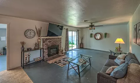 Living - 3291 Alexander Dr, Redding, CA 96002 photo 1 of 2