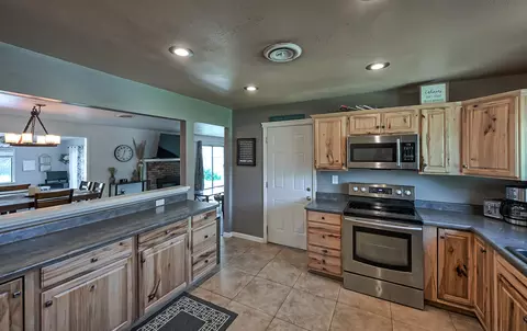 Kitchen - 3291 Alexander Dr, Redding, CA 96002 photo 2 of 2
