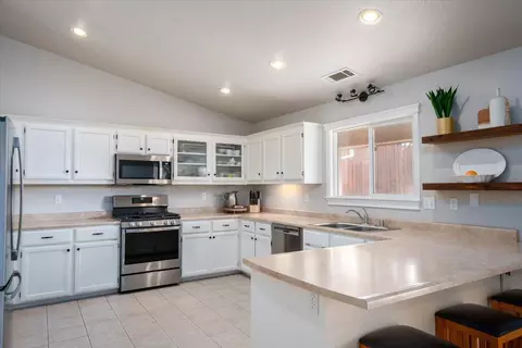 Kitchen - 1420 Donita Dr, Red Bluff, CA 96080 photo 1 of 4