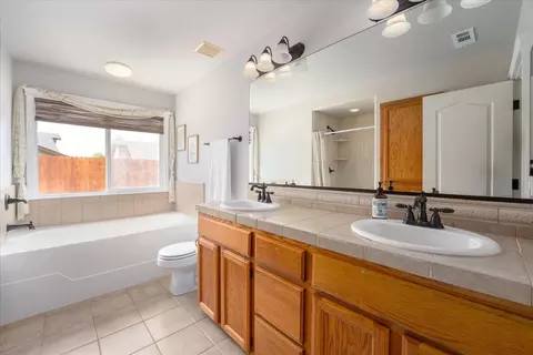 Bath - 1420 Donita Dr, Red Bluff, CA 96080 photo 1 of 3