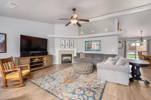 Living - 1420 Donita Dr, Red Bluff, CA 96080 photo 1 of 4