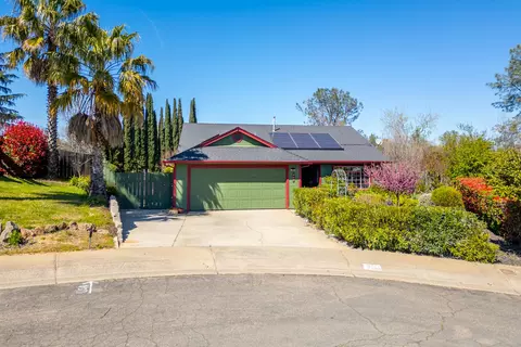 504 Hanland Ct, Redding, CA 96003