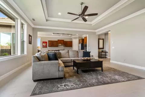 Living - 945 Katmai Pl, Redding, CA 96001 photo 4 of 4