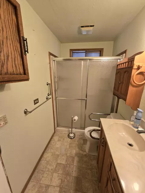 Bath - 36978 Oak St, Burney, CA 96013 photo 1 of 4