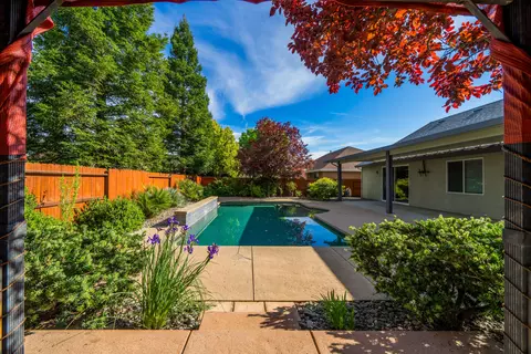 Exterior - 667 Casa Buena St, Redding, CA 96003 photo 11 of 16