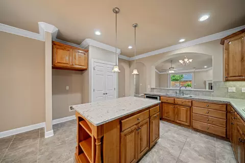 Kitchen - 667 Casa Buena St, Redding, CA 96003 photo 4 of 6