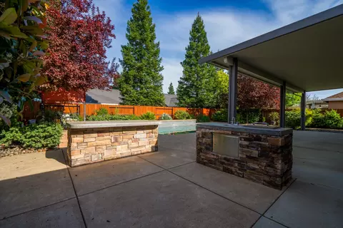 Exterior - 667 Casa Buena St, Redding, CA 96003 photo 3 of 16