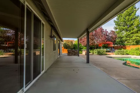 Exterior - 667 Casa Buena St, Redding, CA 96003 photo 12 of 16