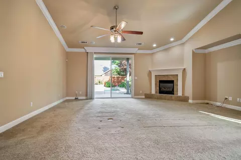 Living - 667 Casa Buena St, Redding, CA 96003 photo 2 of 3