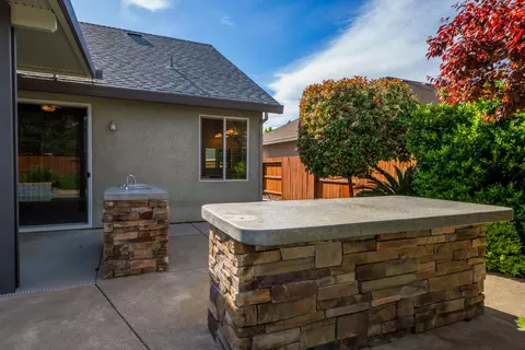 Exterior - 667 Casa Buena St, Redding, CA 96003 photo 9 of 16
