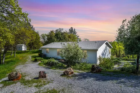 16815 View Dr, Cottonwood, CA 96022