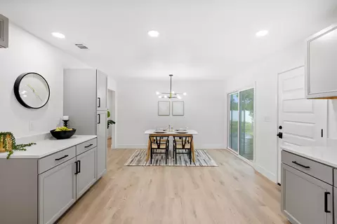 1135 Riviera Dr, Redding, CA 96001 photo 8
