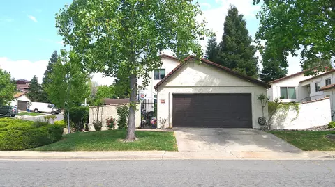 802 Tanglewood Dr, Redding, CA 96003
